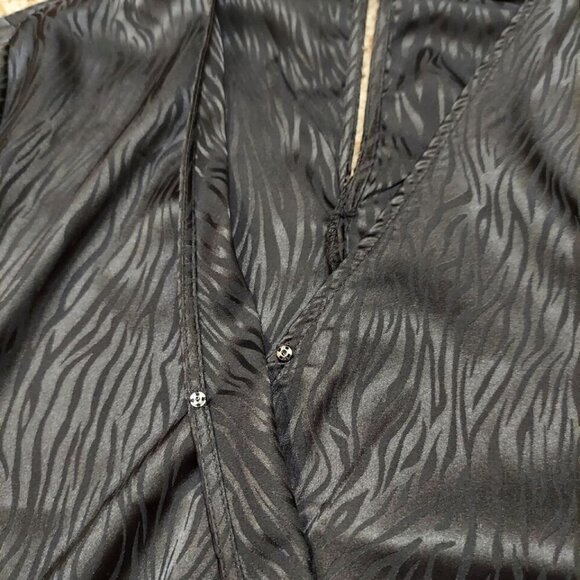 NEW Women's Long Sleeve Blouse Black Zebra Satin Size Medium - Picture 3 of 11